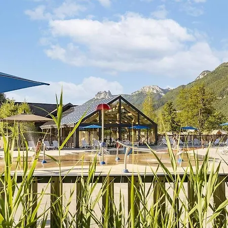 Chalet Familial Au Bord Du