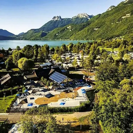 Familial Au Bord Du
