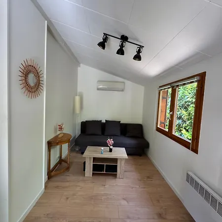 Chalet Familial Au Bord Du *