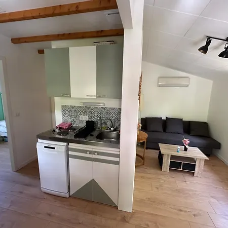 Chalet Familial Au Bord Du *